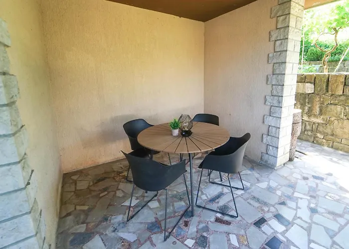 아파트 Cute & Cosy Emi