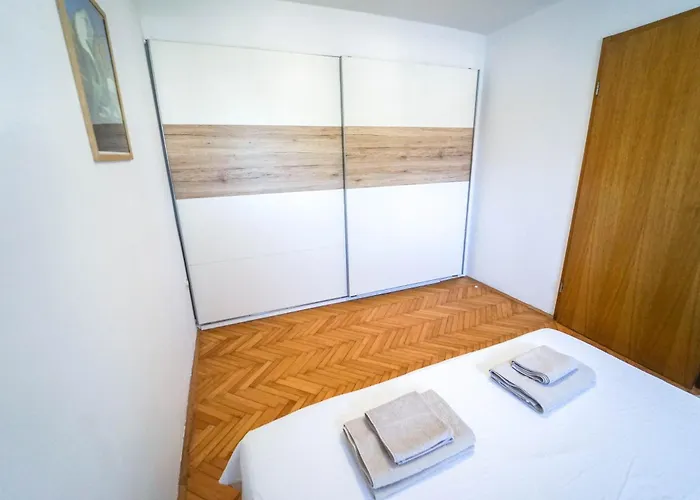 아파트 Cute & Cosy Emi 코페르